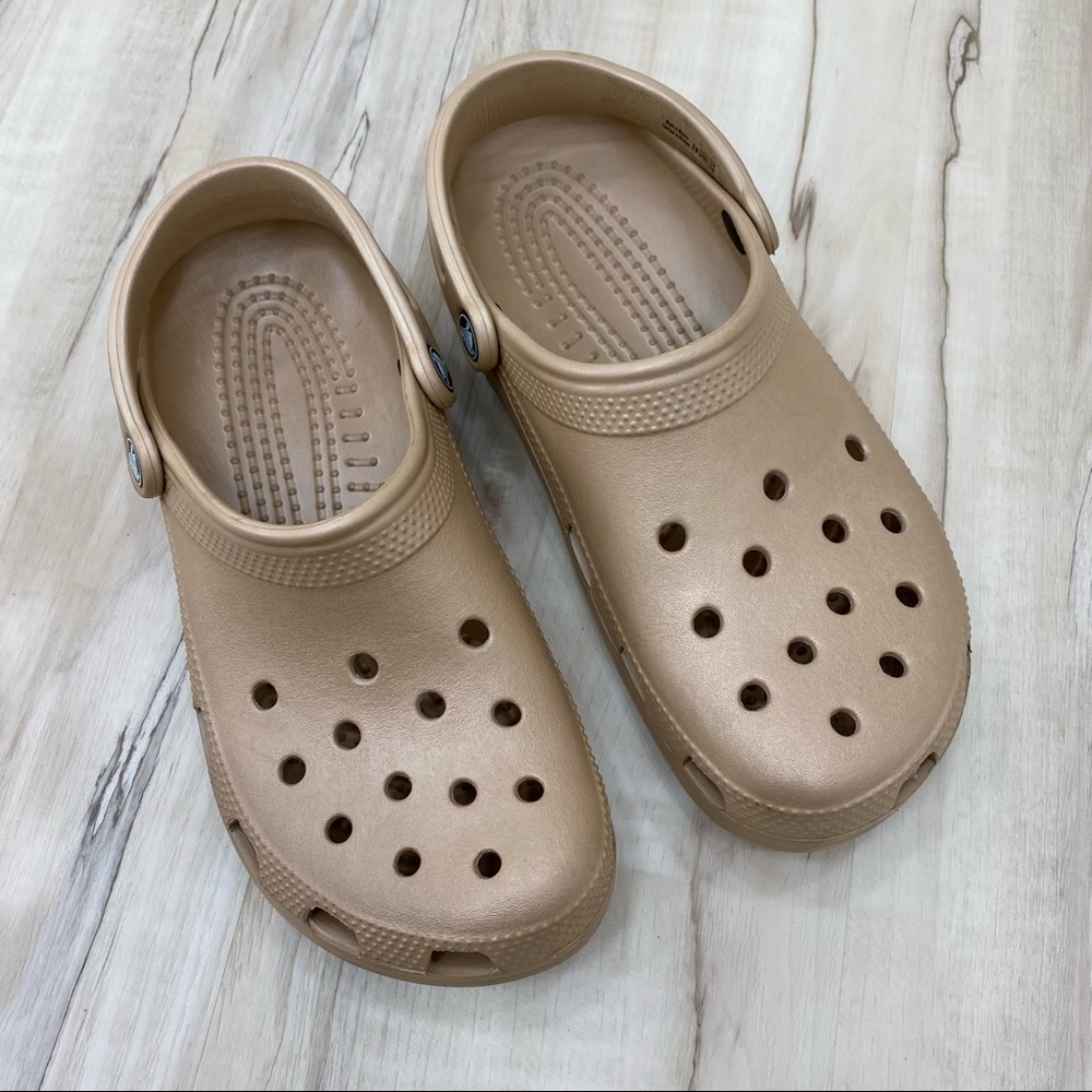 Crocs classic unisex clogs tan waterproof comfort khaki